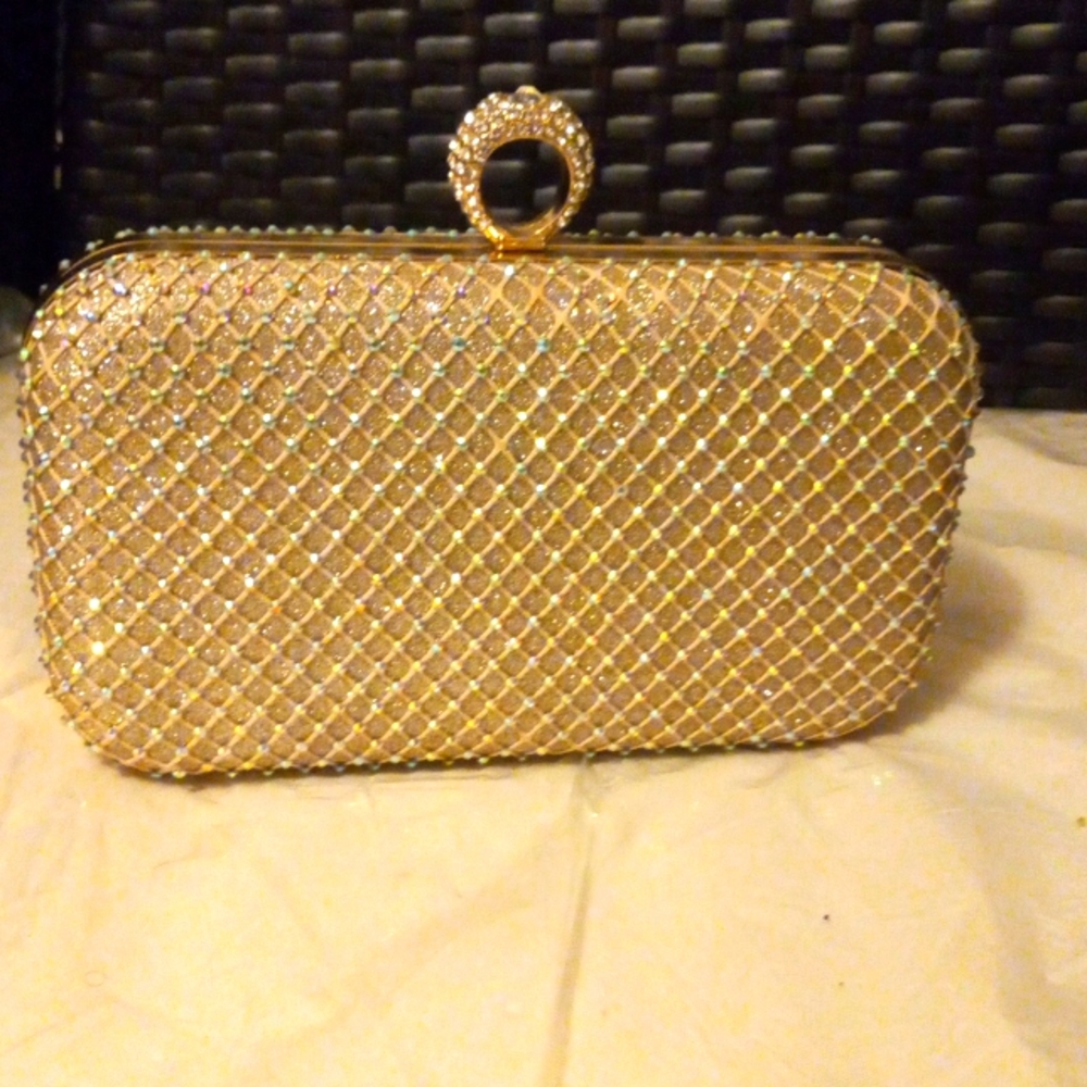 Ring clutch